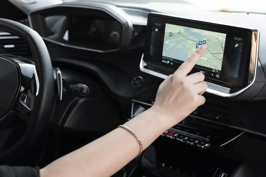 Movilidad segura gracias a las APP como Waze y Google Maps